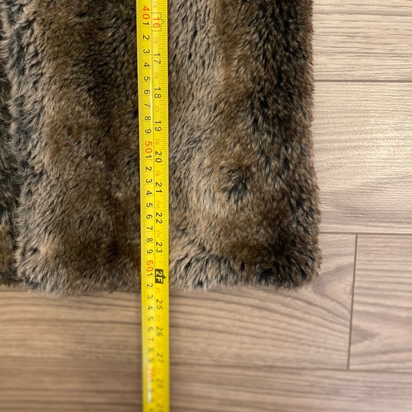 Faux fur vest Sz S - Picture 7 of 7